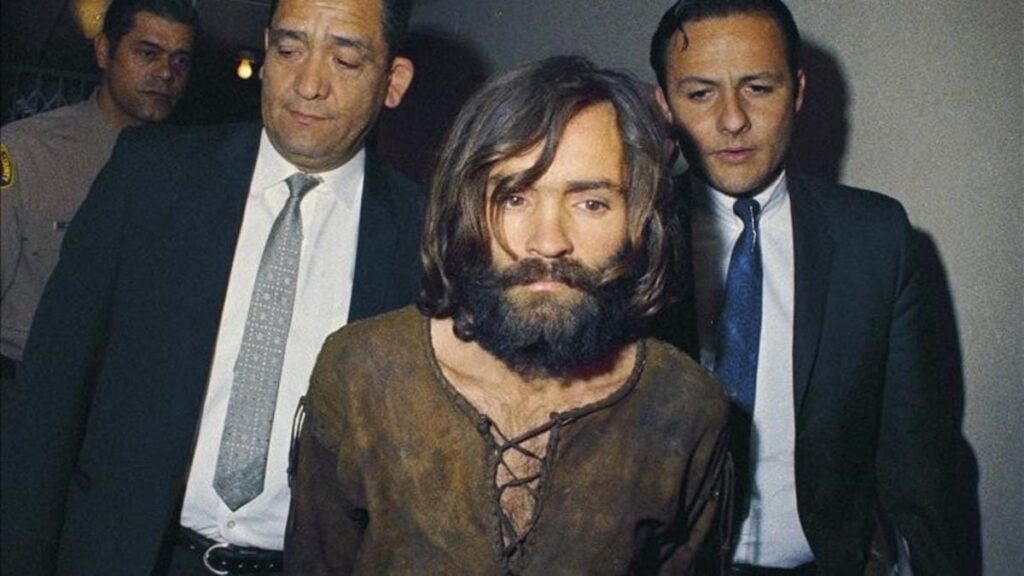 Netflix estrena el documental definitivo sobre Charles Manson que tienes que ver: una apología al mal,