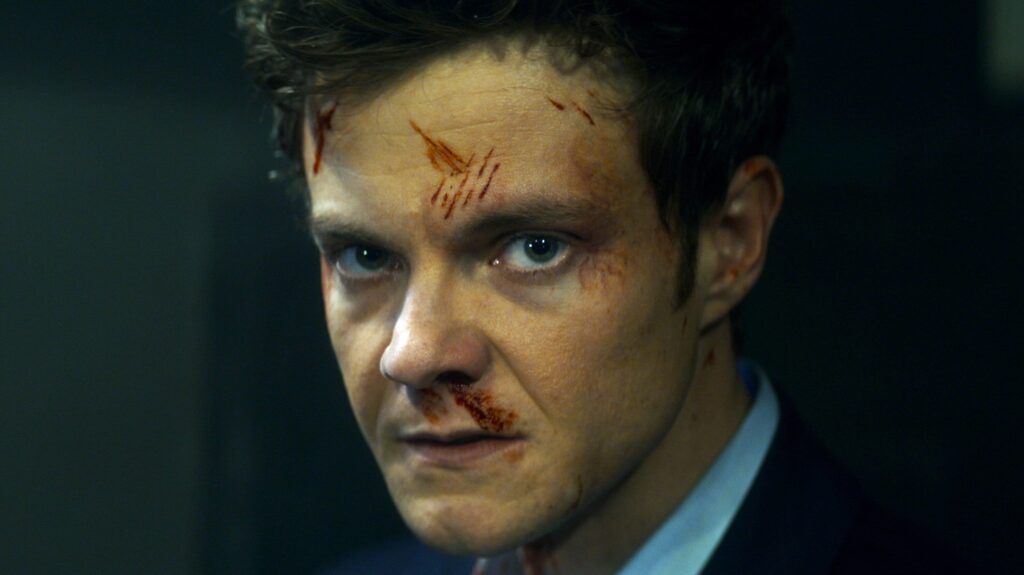 Jack Quaid en una escena de la película